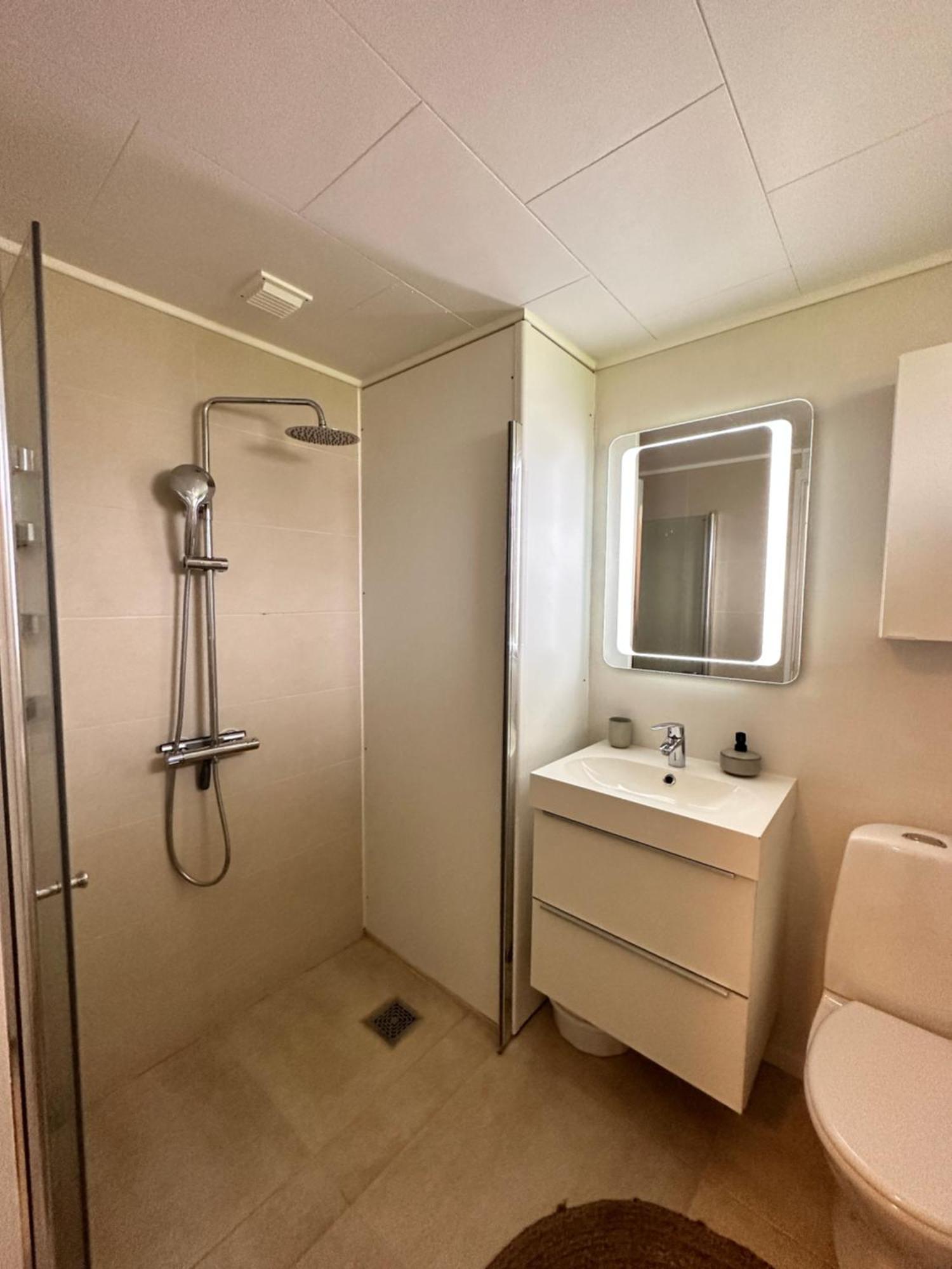 Privat One Bedroom Apartment With Free Parking 오덴세 외부 사진